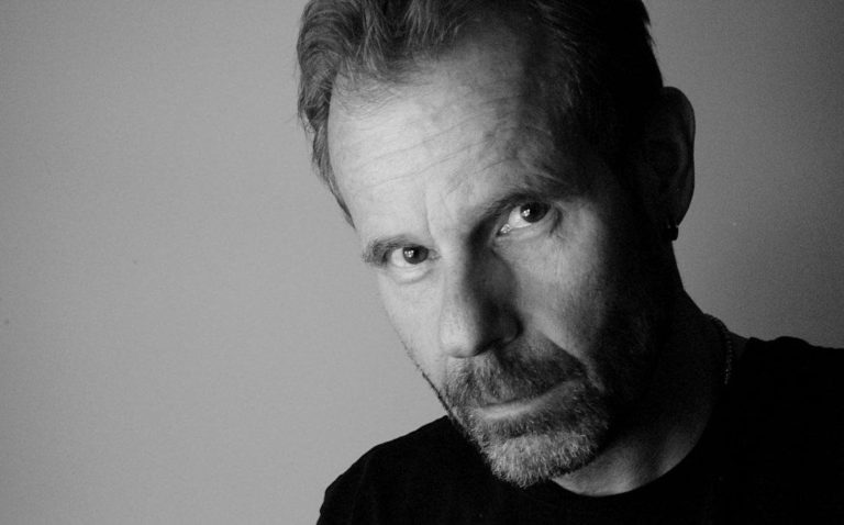 Marc Moser artiste aux Ateliers de la Côte, centre culturel à Etoy. Parking gratuit à 5 minutes à pied de la gare et 8 minutes en voiture des axes autoroutiers.