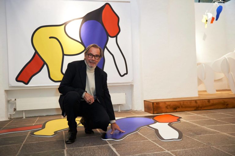 Didier Guillon de la Fondation Valmont s'installe aux Ateliers de la Côte à Etoy. Parking gratuit à 8 minutes en voiture des axes autoroutiers et 5 minutes à pied de la gare.